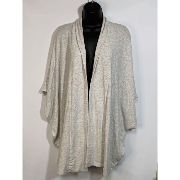 Cupcakes and Cashmere Women’s Open Front Batwing Shrug Sweater Gray Size Small - Picture 1 of 10